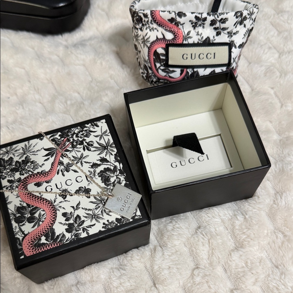 Gucci Sterling Silver 925 Necklace with Jewelry Box Set